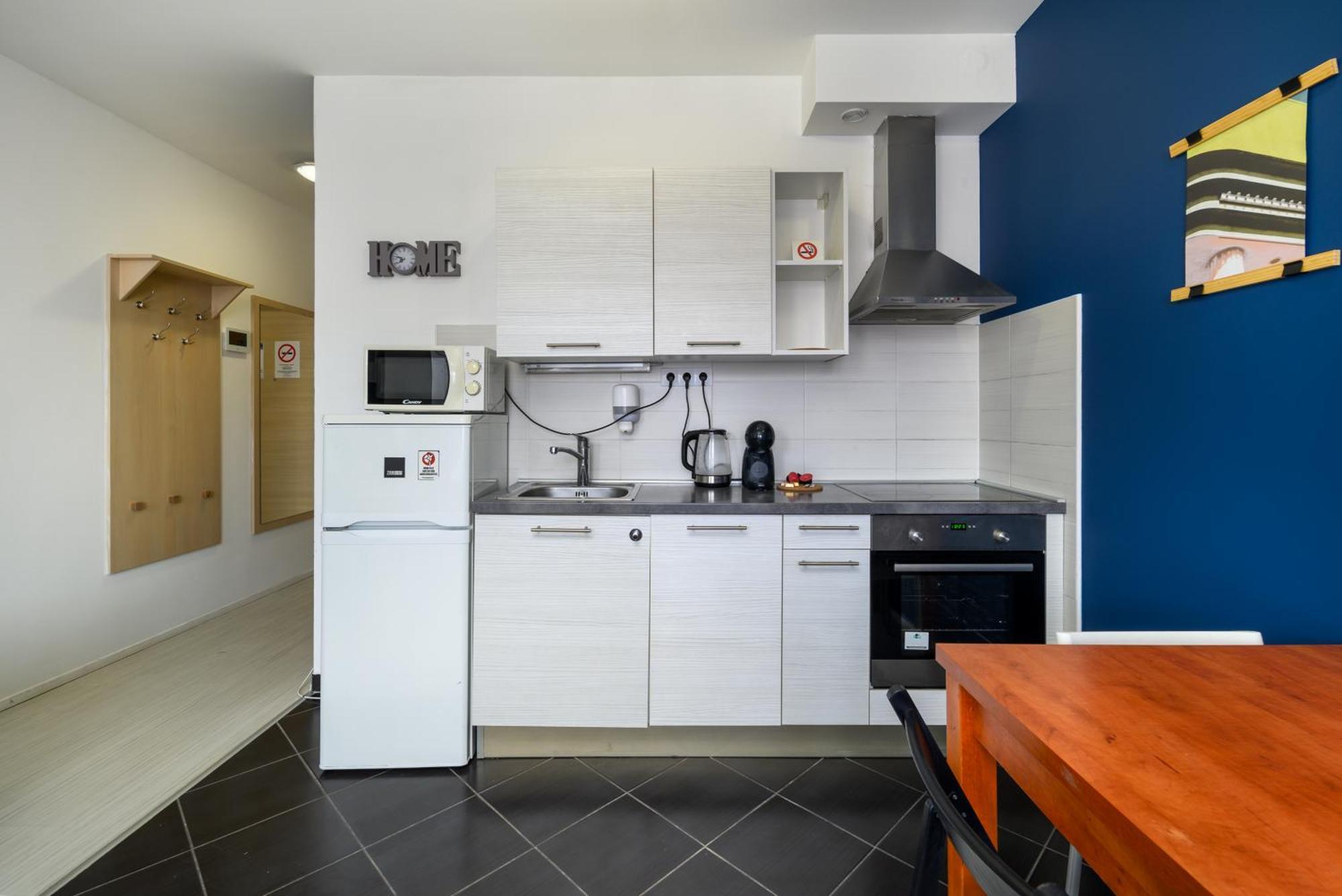 Sun Resort Residential Suite-Free Parking Garage Same Building Budapeste Exterior foto