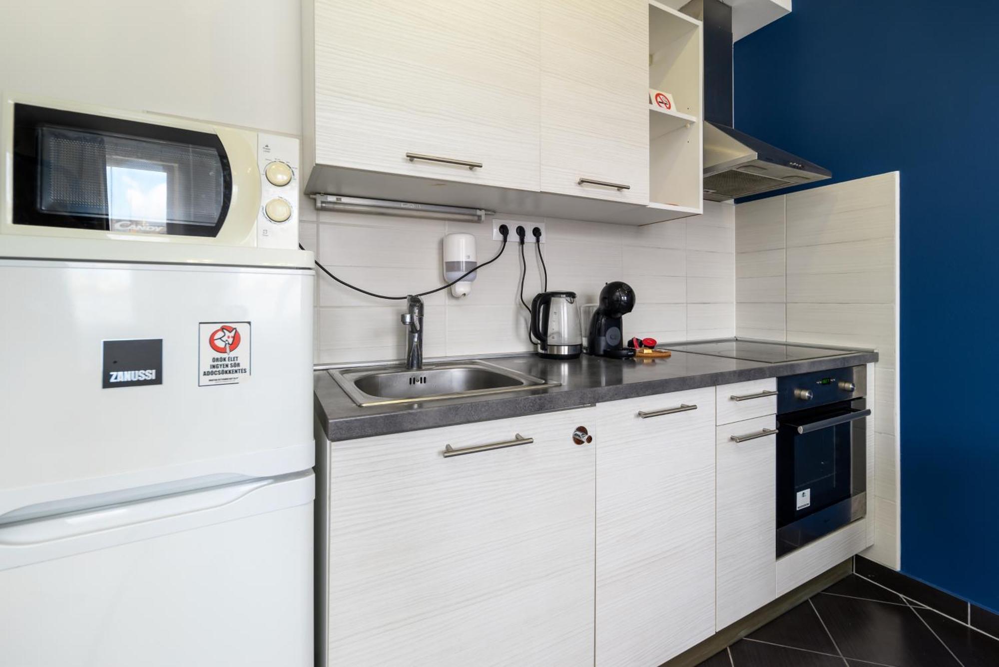 Sun Resort Residential Suite-Free Parking Garage Same Building Budapeste Exterior foto